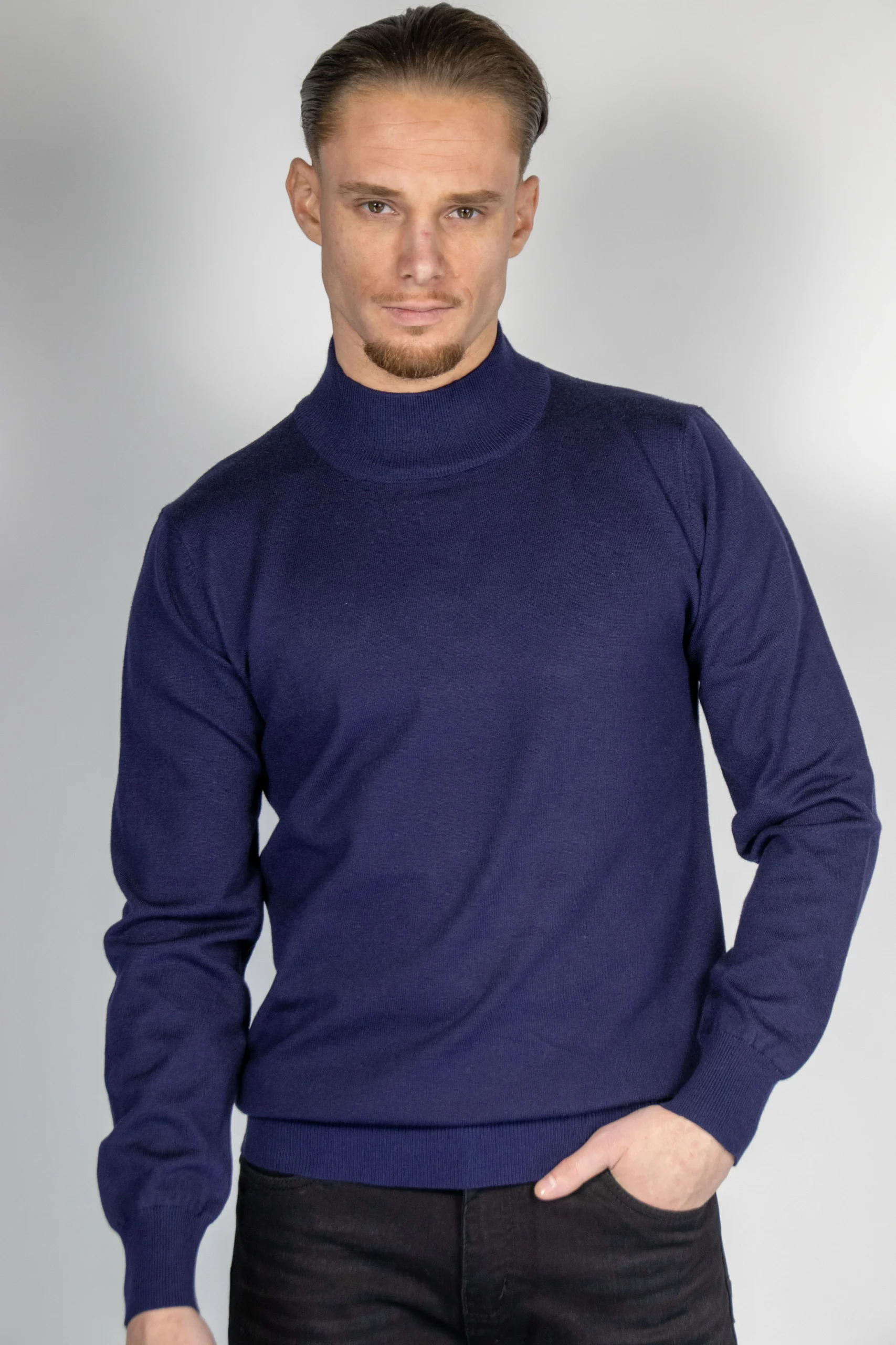 Valenci Turtleneck Navy – Image 2