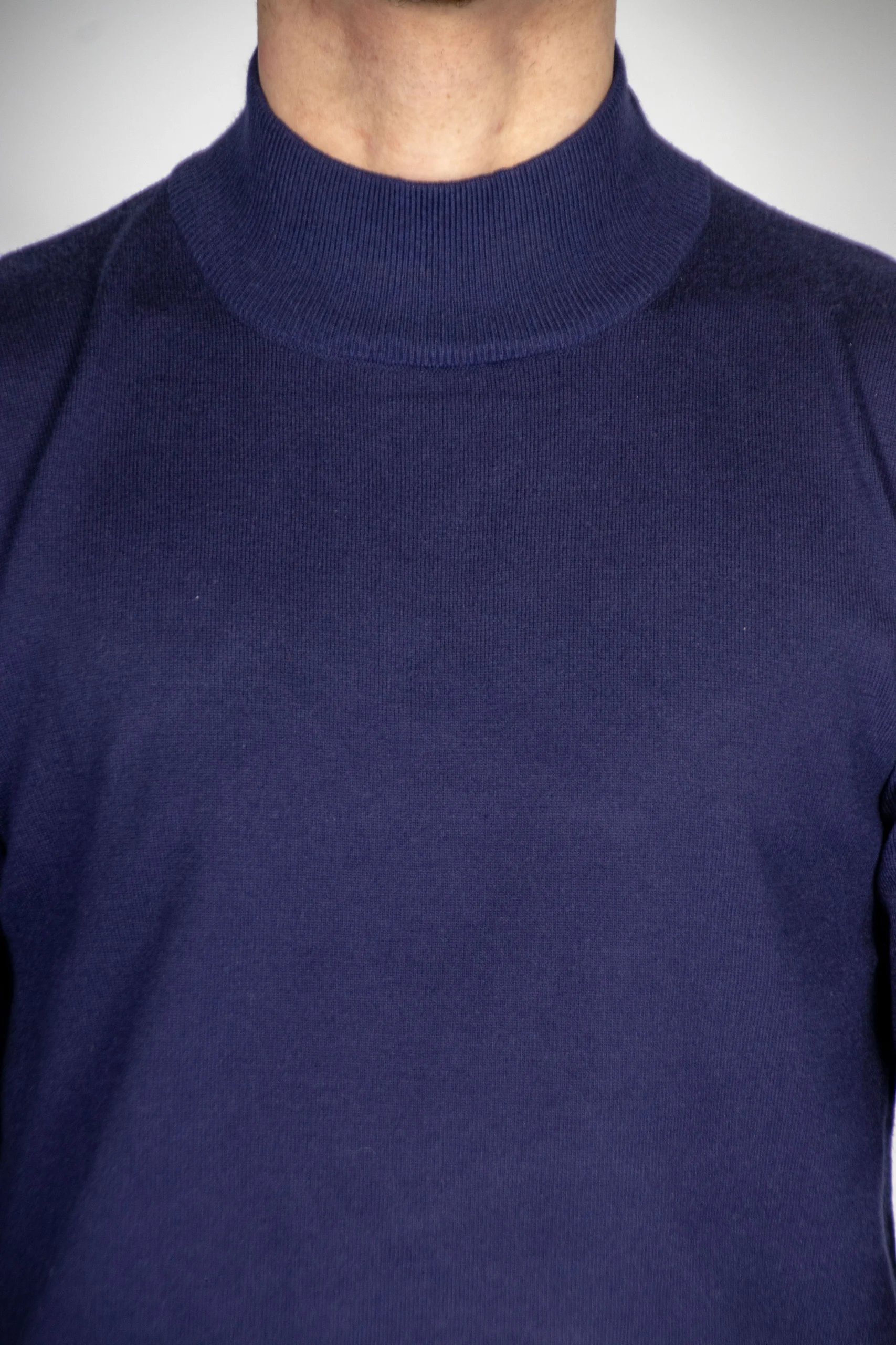 Valenci Turtleneck Navy – Image 4